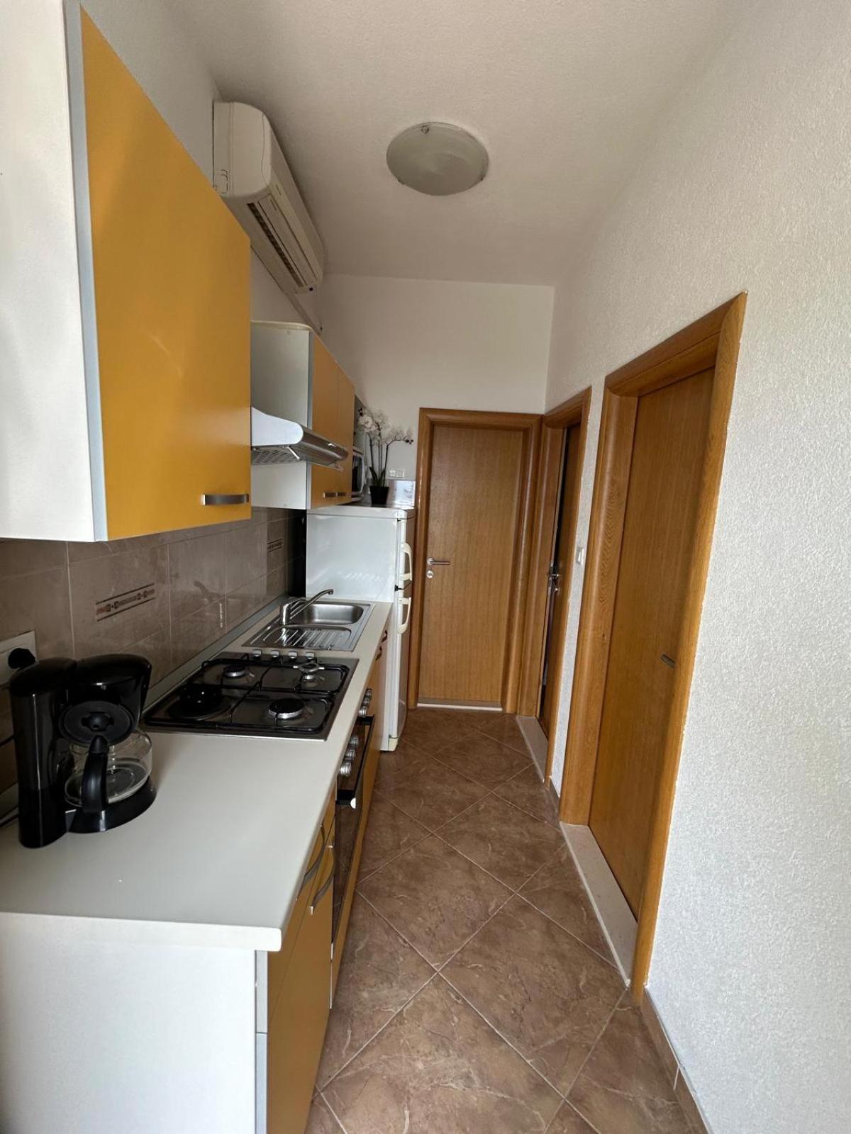 Apartment Lovre Topic Baška Voda Eksteriør bilde